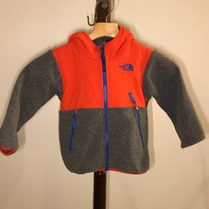 North Face boy’s thick fleece hoodie size 3t